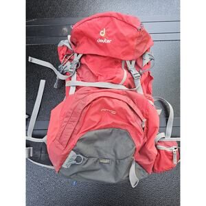 Deuter Futura 32 AC Backpack - Hydration Compatible - Great Daybag